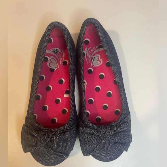 Children’s Place Little Kids flats, size 11. Gently Used- Retro (2014?) - Picture 1 of 4